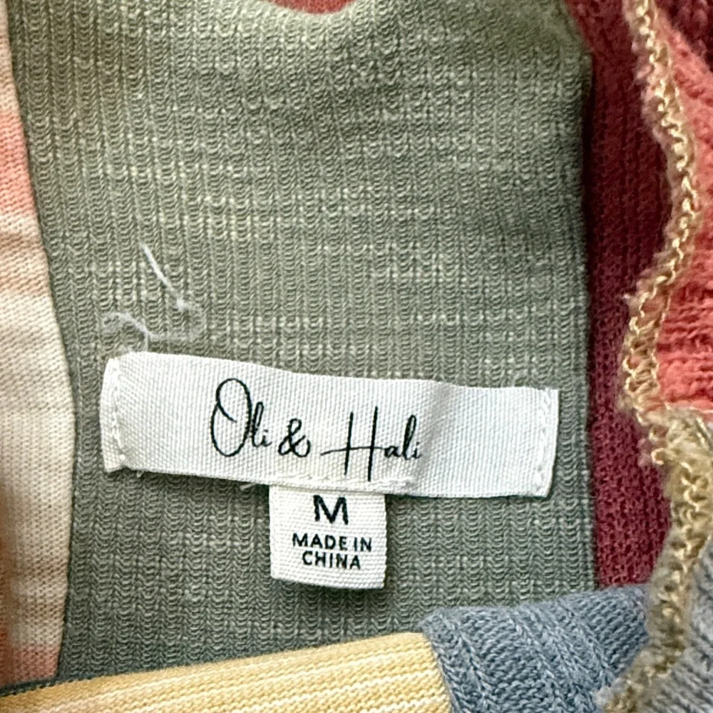 Oli & Hali Multicolor Patchwork Long Sleeve Turtleneck Top Shirt Sz Medium - Picture 3 of 3